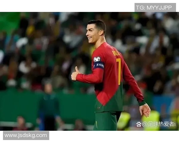 足球巨星情感纠葛揭秘 从绿茵场到爱情风波的跌宕起伏